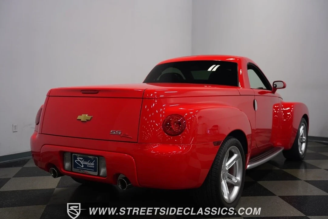 2004 Chevrolet SSR - Image 15 of 21