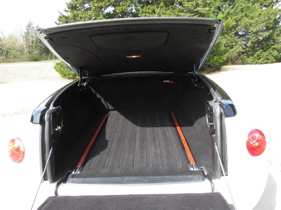2004 Chevrolet SSR - Image 9 of 13