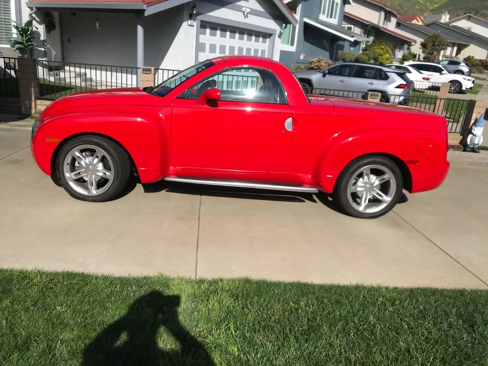 2004 Chevrolet SSR - Image 2 of 13