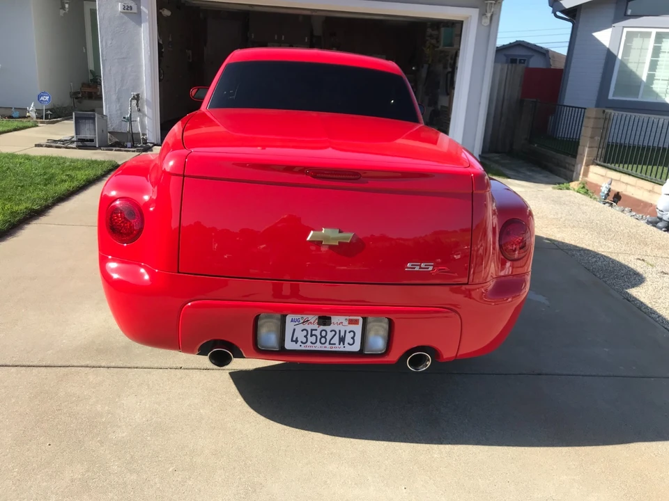 2004 Chevrolet SSR - Image 3 of 13