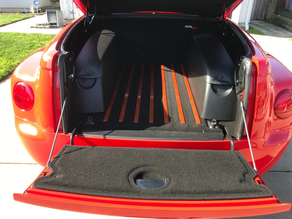 2004 Chevrolet SSR - Image 6 of 13