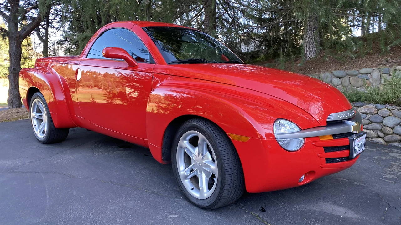 2004 Chevrolet SSR - Image 18 of 20