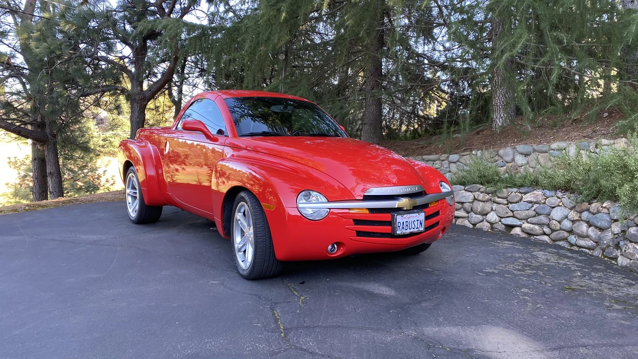 2004 Chevrolet SSR - Image 19 of 20