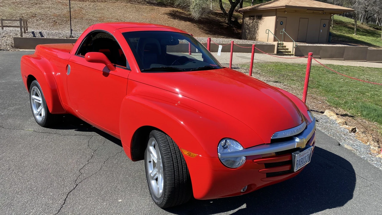 2004 Chevrolet SSR - Image 20 of 20