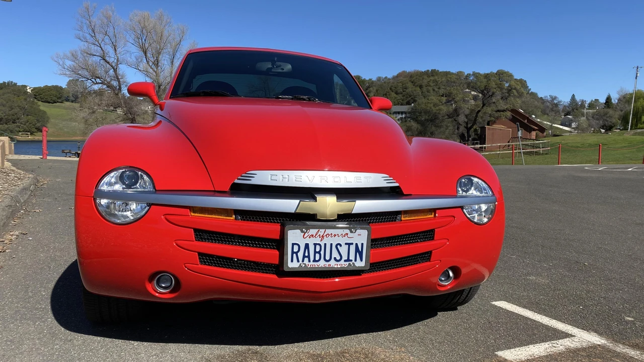 2004 Chevrolet SSR - Image 6 of 20