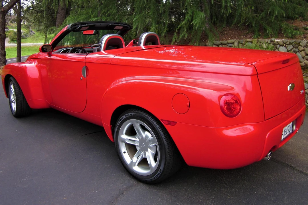 2004 Chevrolet SSR - Image 4 of 20