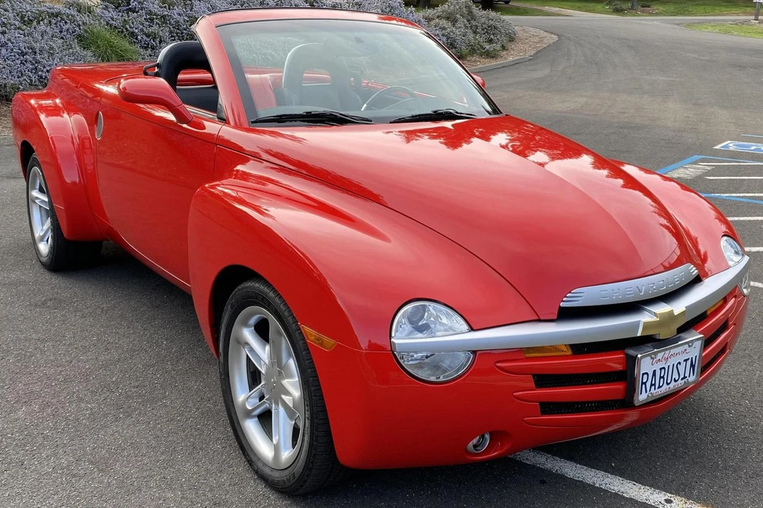 2004 Chevrolet SSR - Image 2 of 20