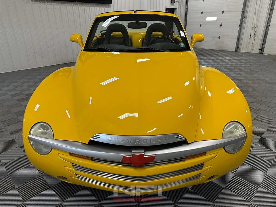 2004 Chevrolet SSR - Image 7 of 31