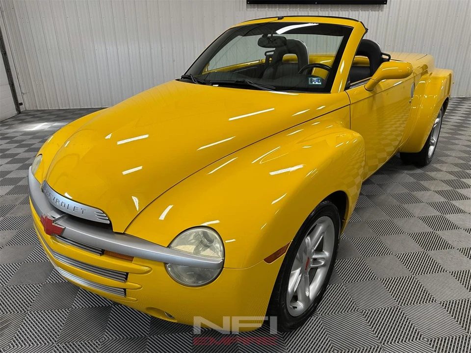 2004 Chevrolet SSR - Image 5 of 31
