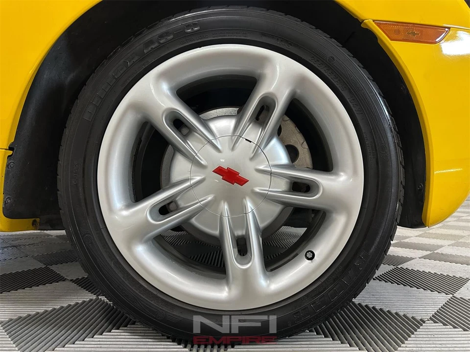 2004 Chevrolet SSR - Image 25 of 31