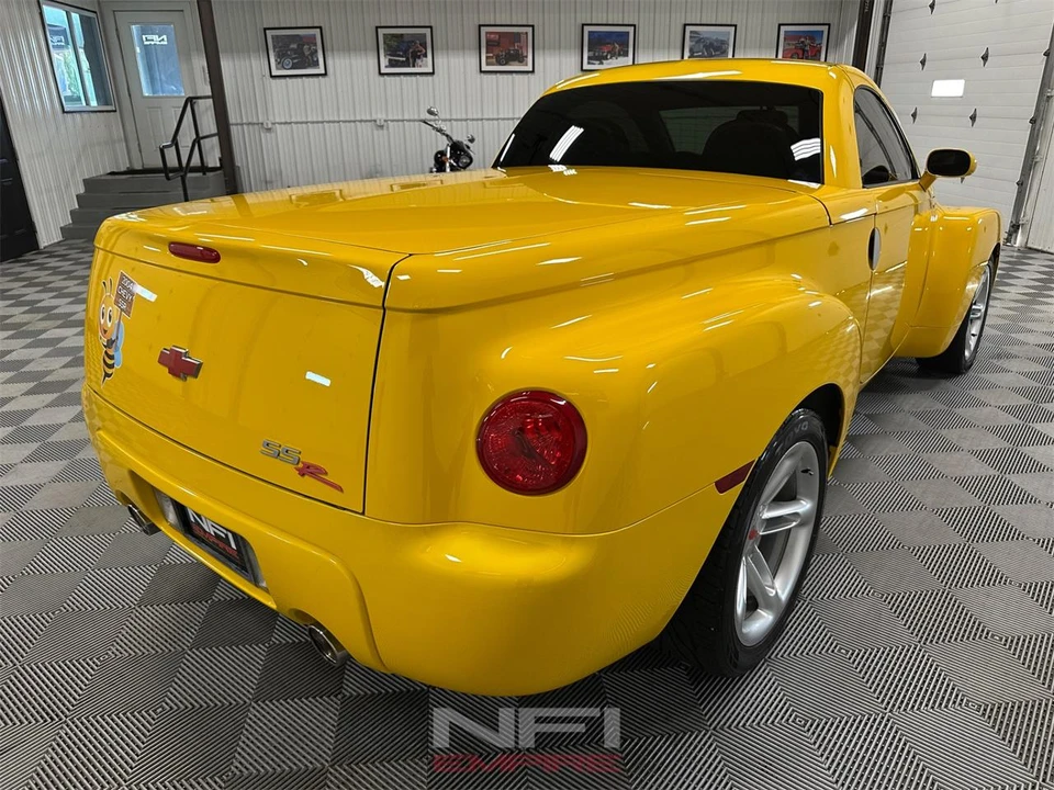 2004 Chevrolet SSR - Image 15 of 31