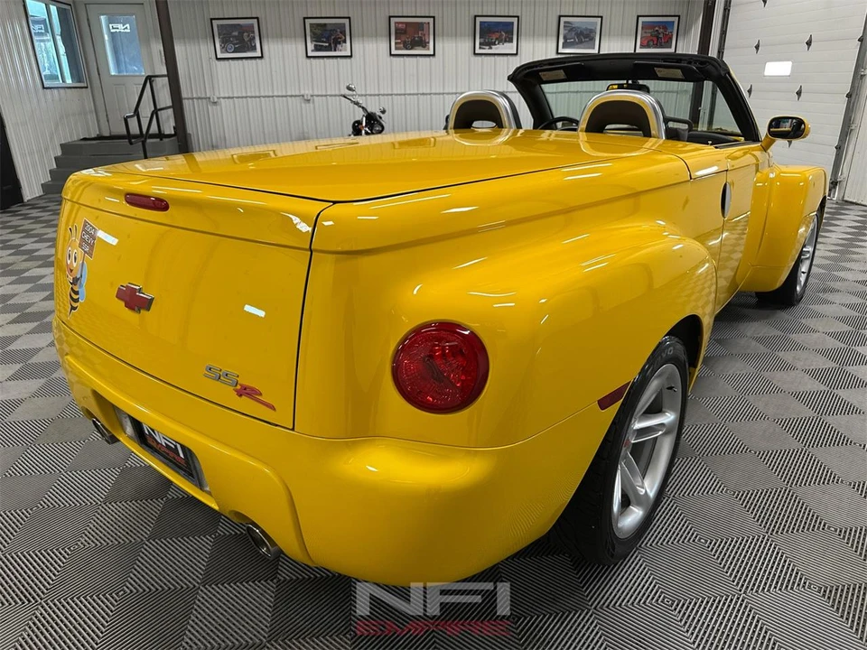 2004 Chevrolet SSR - Image 14 of 31