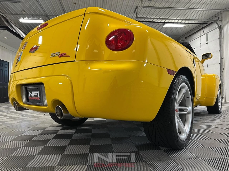 2004 Chevrolet SSR - Image 28 of 31