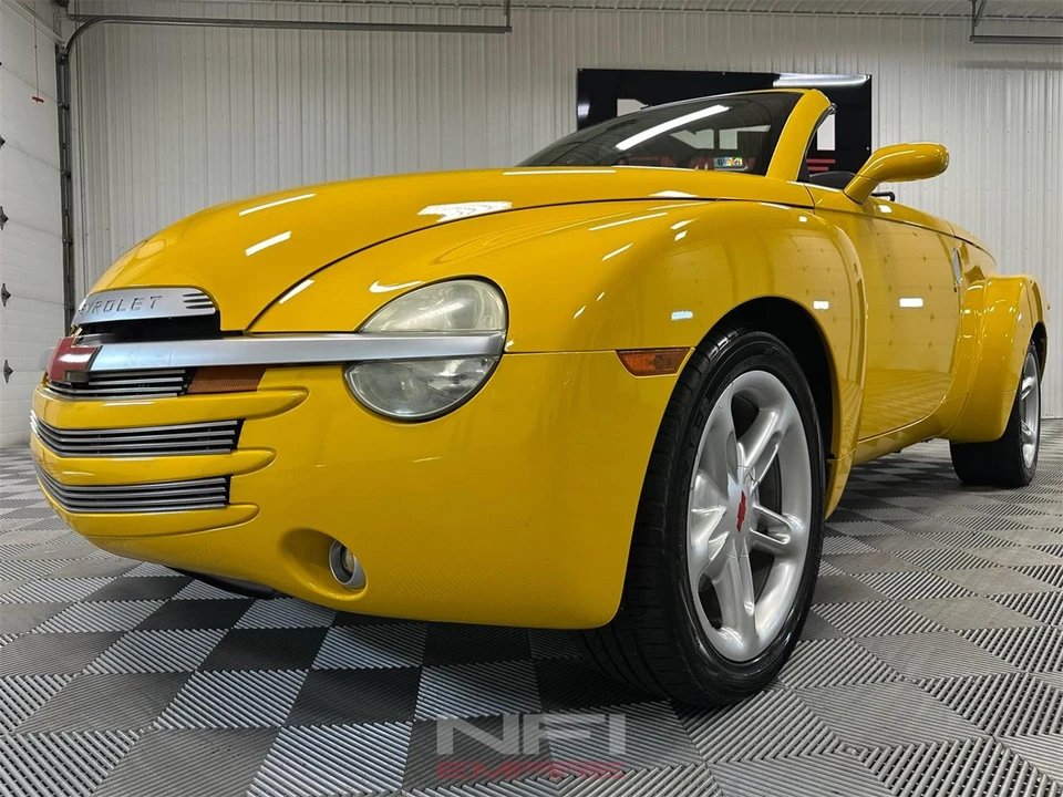 2004 Chevrolet SSR - Image 22 of 31