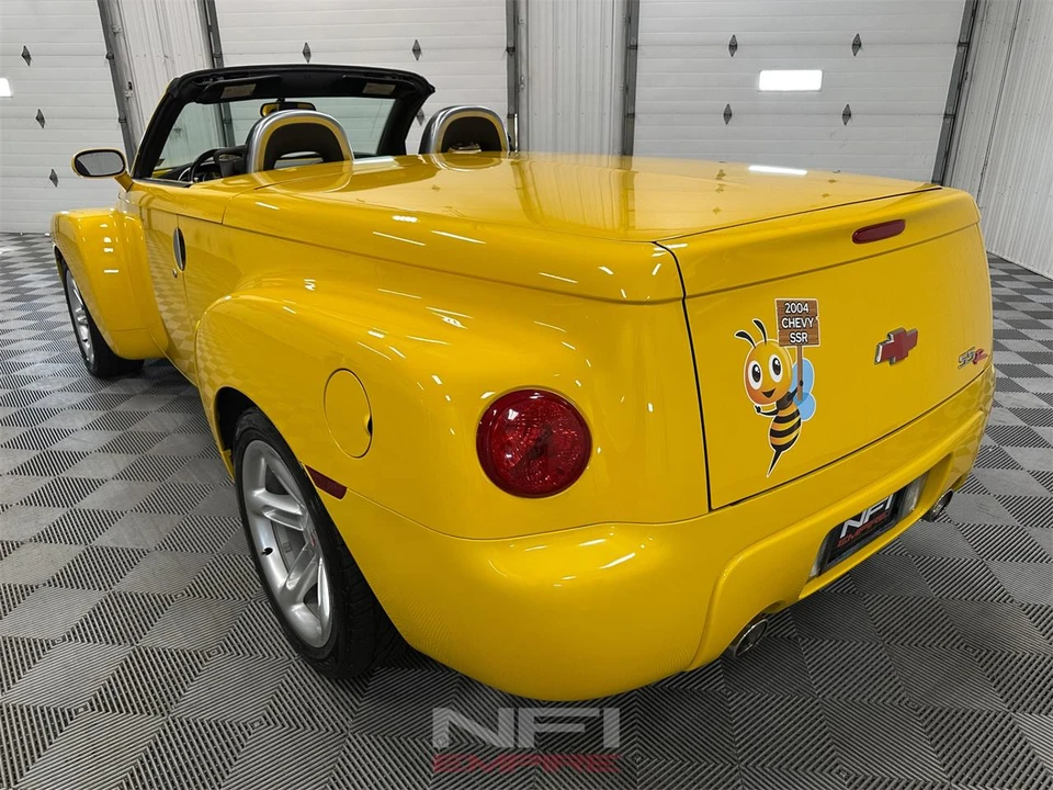 2004 Chevrolet SSR - Image 18 of 31