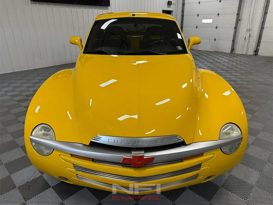2004 Chevrolet SSR - Image 8 of 31