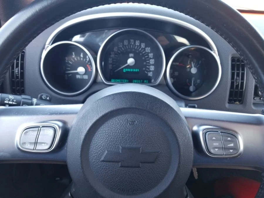 2004 Chevrolet SSR - Image 15 of 18