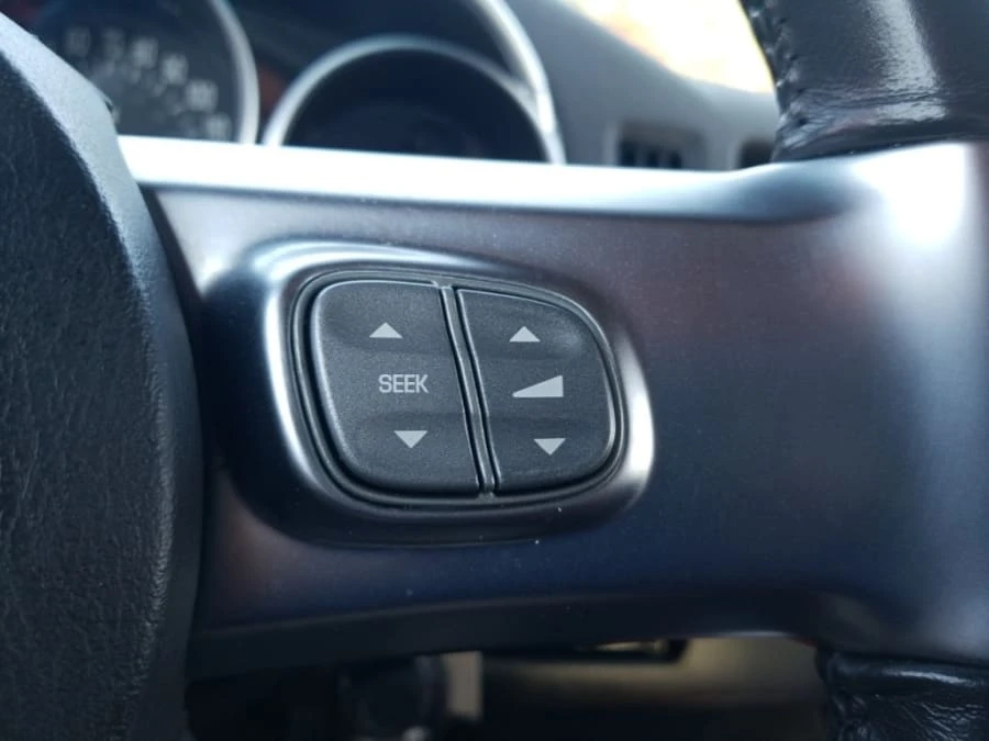 2004 Chevrolet SSR - Image 11 of 18