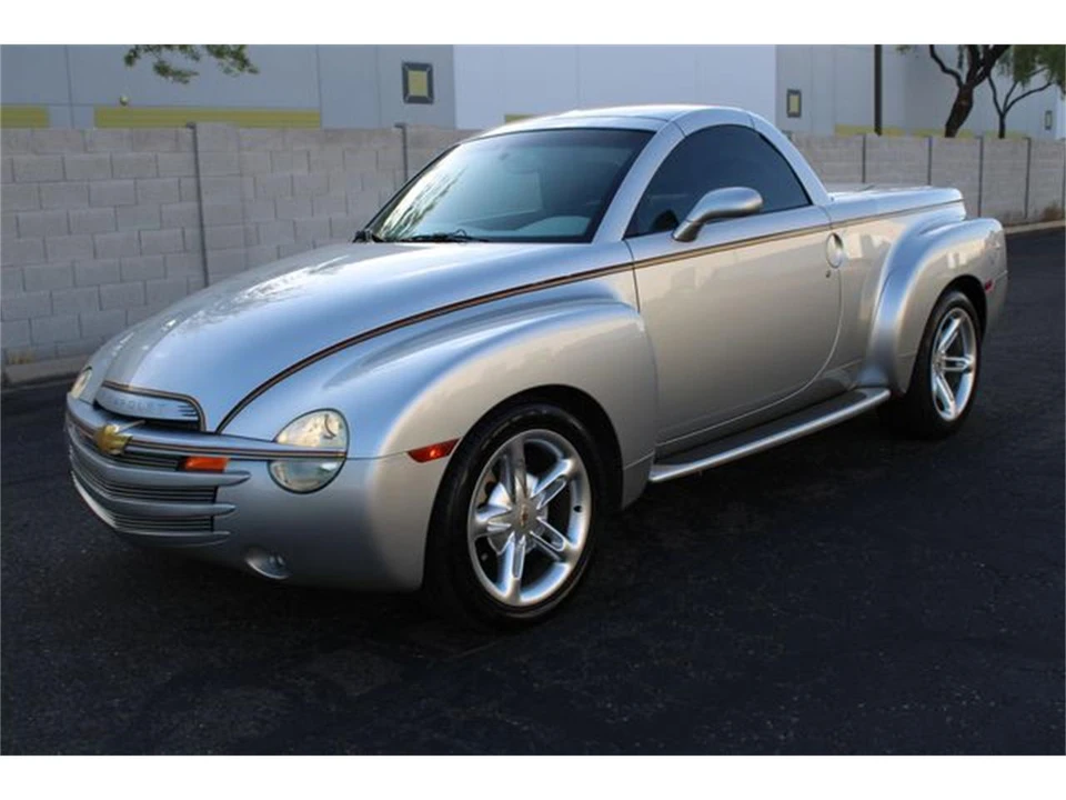 2004 Chevrolet SSR - Image 7 of 31