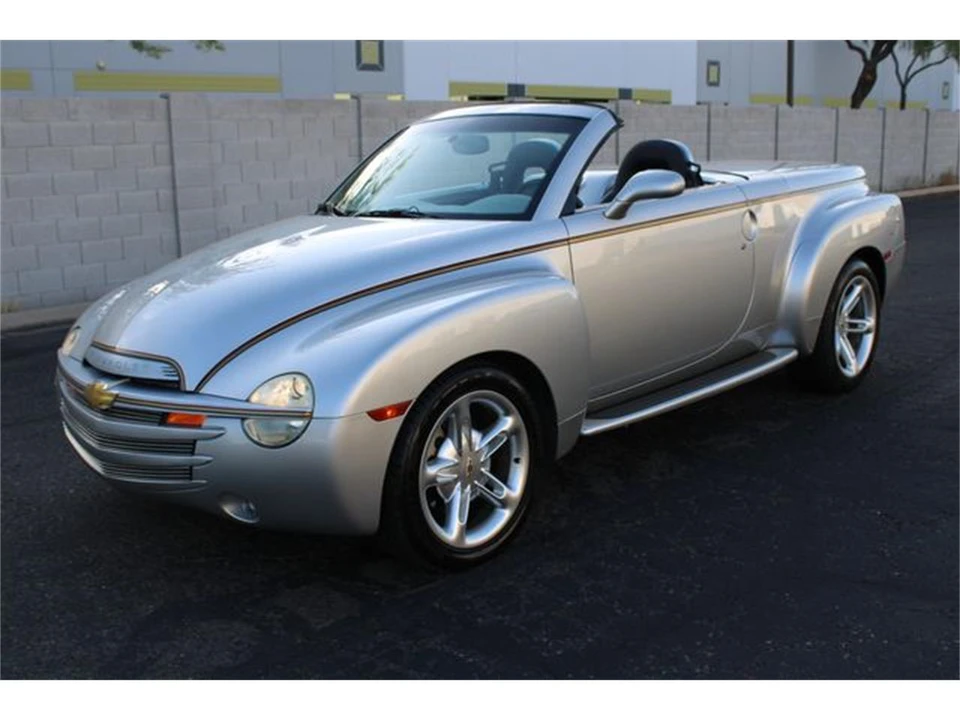 2004 Chevrolet SSR - Image 10 of 31