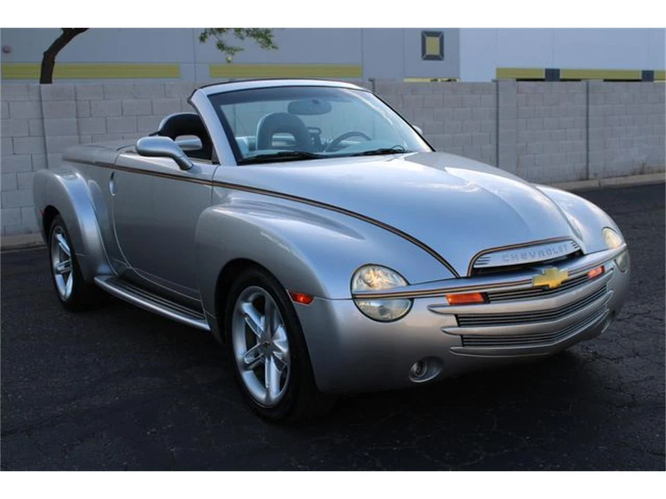 2004 Chevrolet SSR - Image 13 of 31