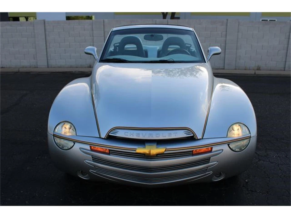 2004 Chevrolet SSR - Image 11 of 31