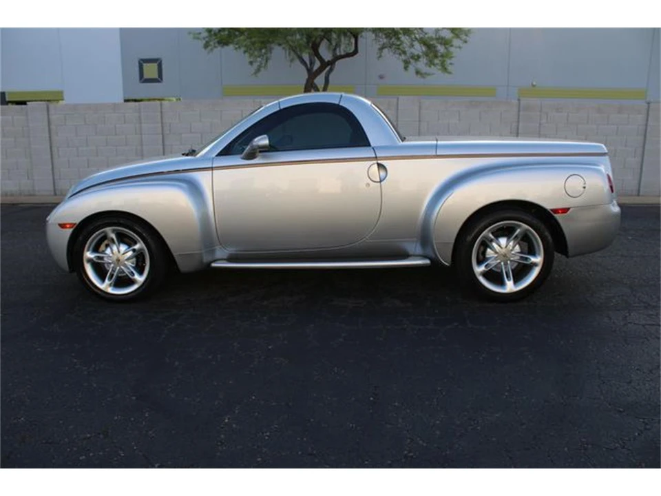 2004 Chevrolet SSR - Image 6 of 31