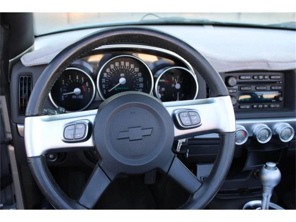 2004 Chevrolet SSR - Image 22 of 31