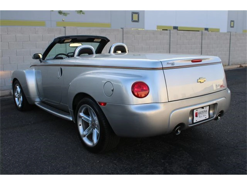 2004 Chevrolet SSR - Image 17 of 31