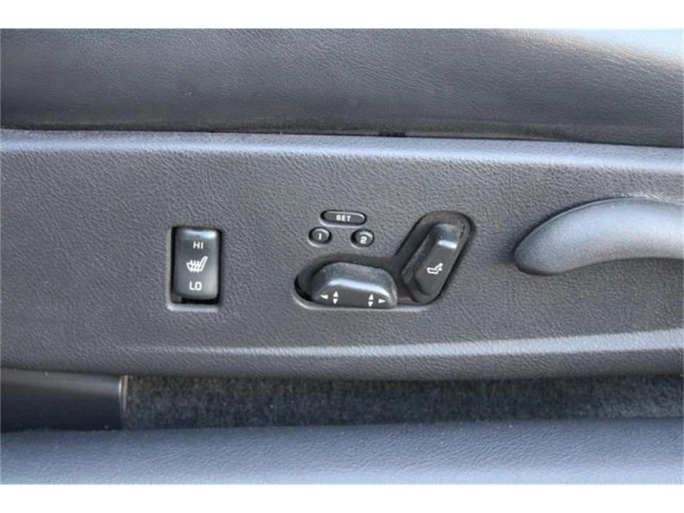 2004 Chevrolet SSR - Image 21 of 31
