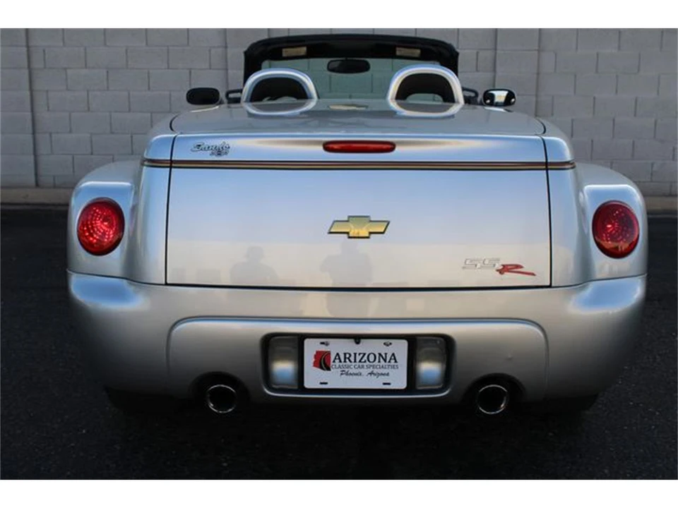 2004 Chevrolet SSR - Image 15 of 31