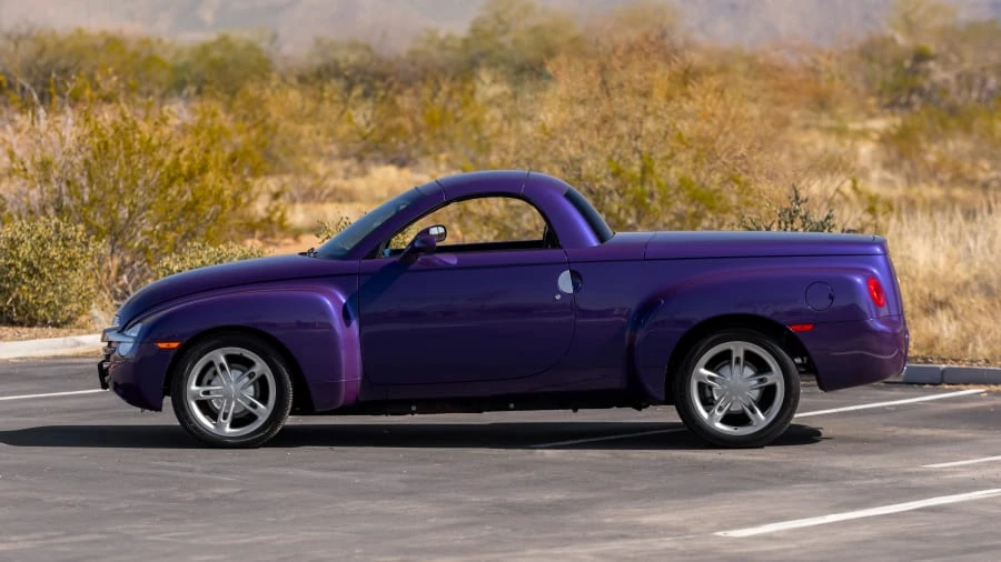 2004 Chevrolet SSR - Image 8 of 31