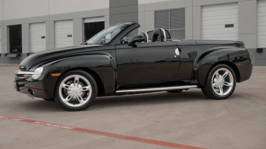 2004 Chevrolet SSR - Image 4 of 10