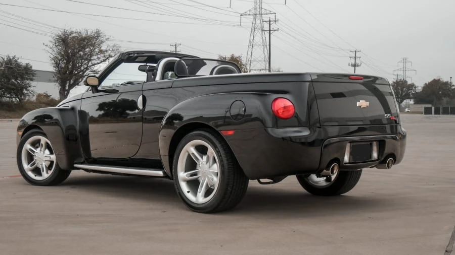 2004 Chevrolet SSR - Image 3 of 10
