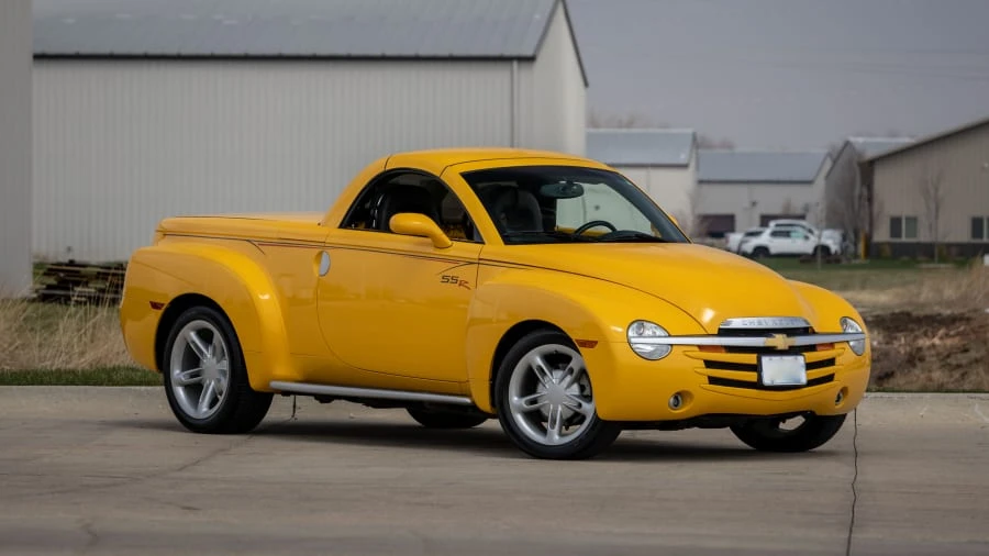 2004 Chevrolet SSR - Image 12 of 17