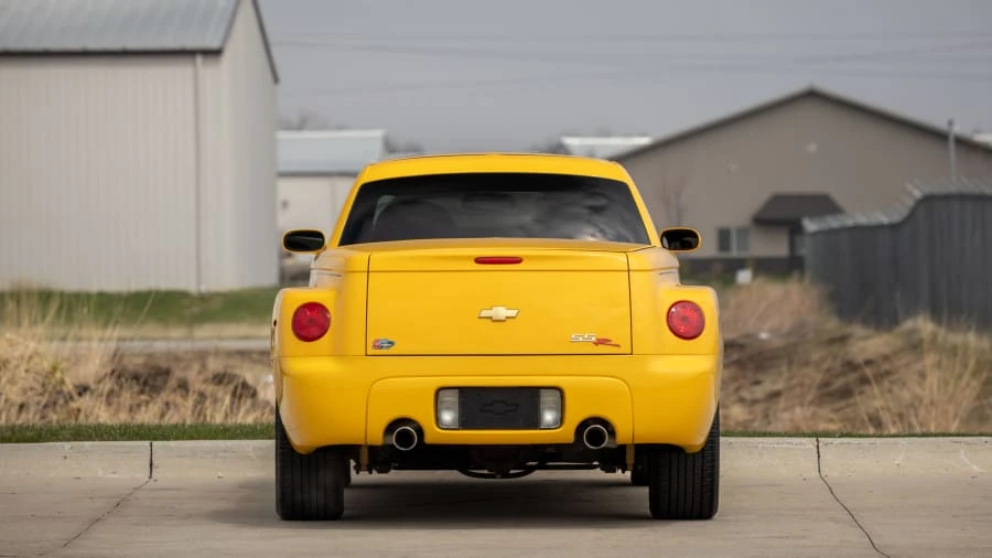 2004 Chevrolet SSR - Image 15 of 17