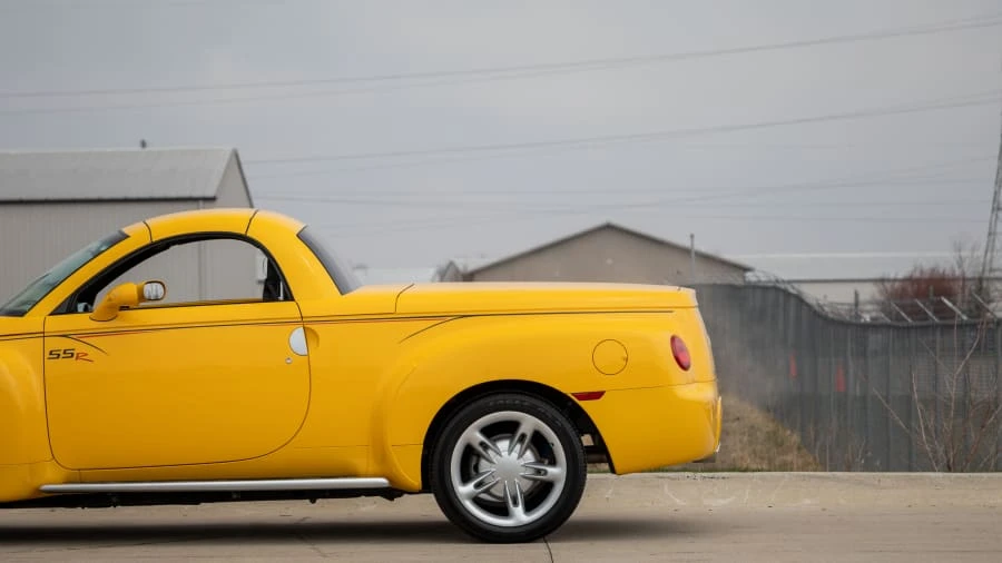 2004 Chevrolet SSR - Image 17 of 17