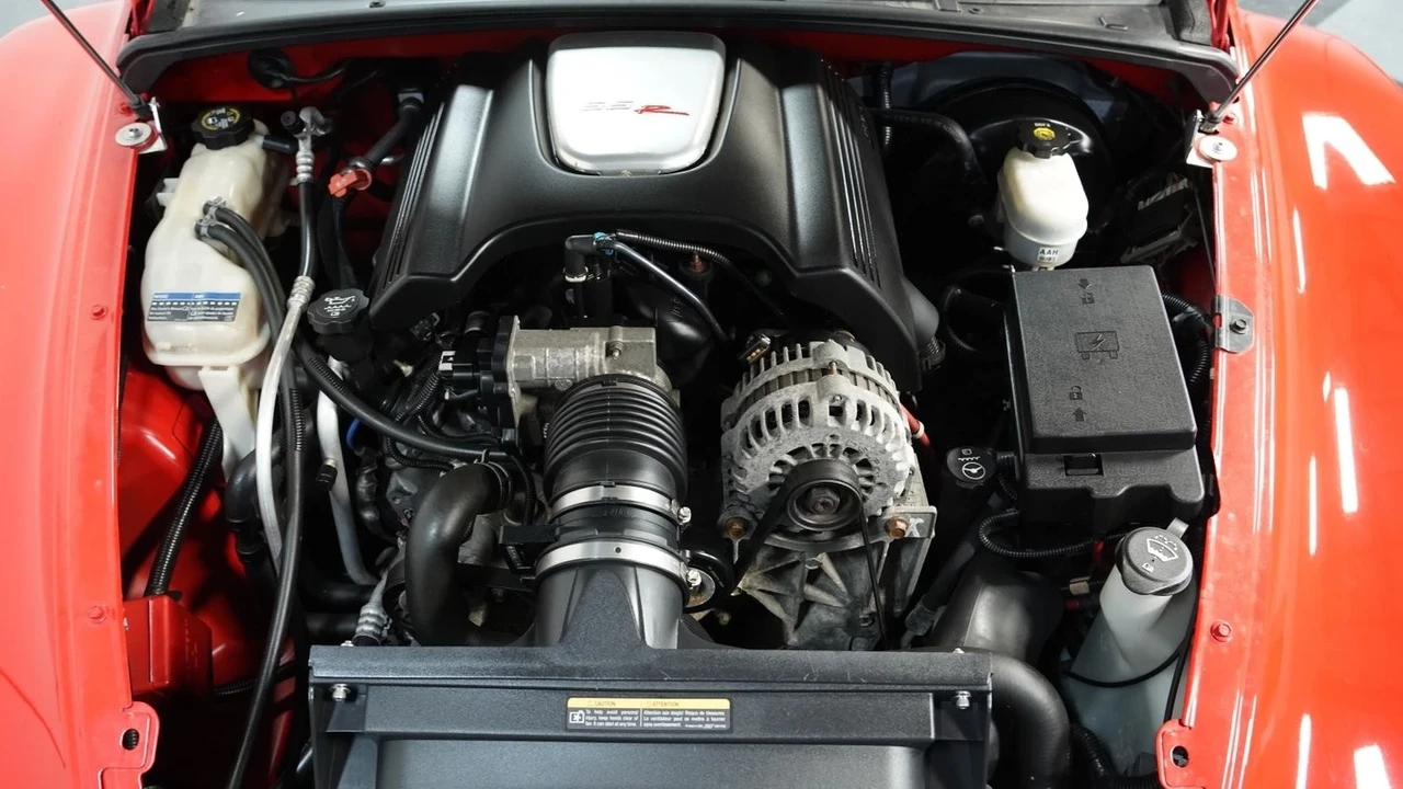 2004 Chevrolet SSR - Image 4 of 21