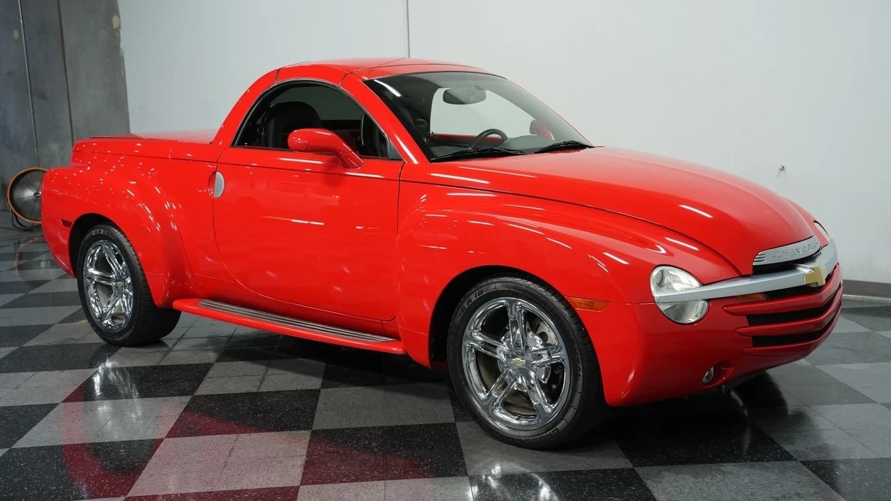 2004 Chevrolet SSR - Image 14 of 21