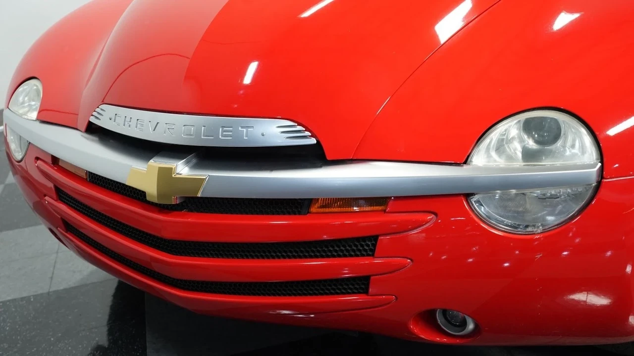 2004 Chevrolet SSR - Image 18 of 21