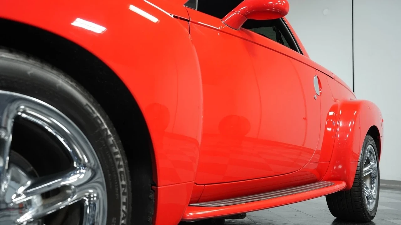 2004 Chevrolet SSR - Image 19 of 21