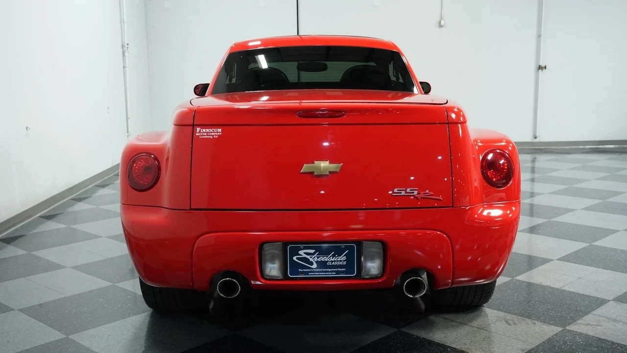 2004 Chevrolet SSR - Image 10 of 21