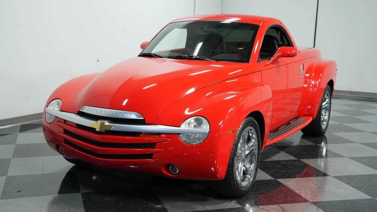 2004 Chevrolet SSR - Image 17 of 21
