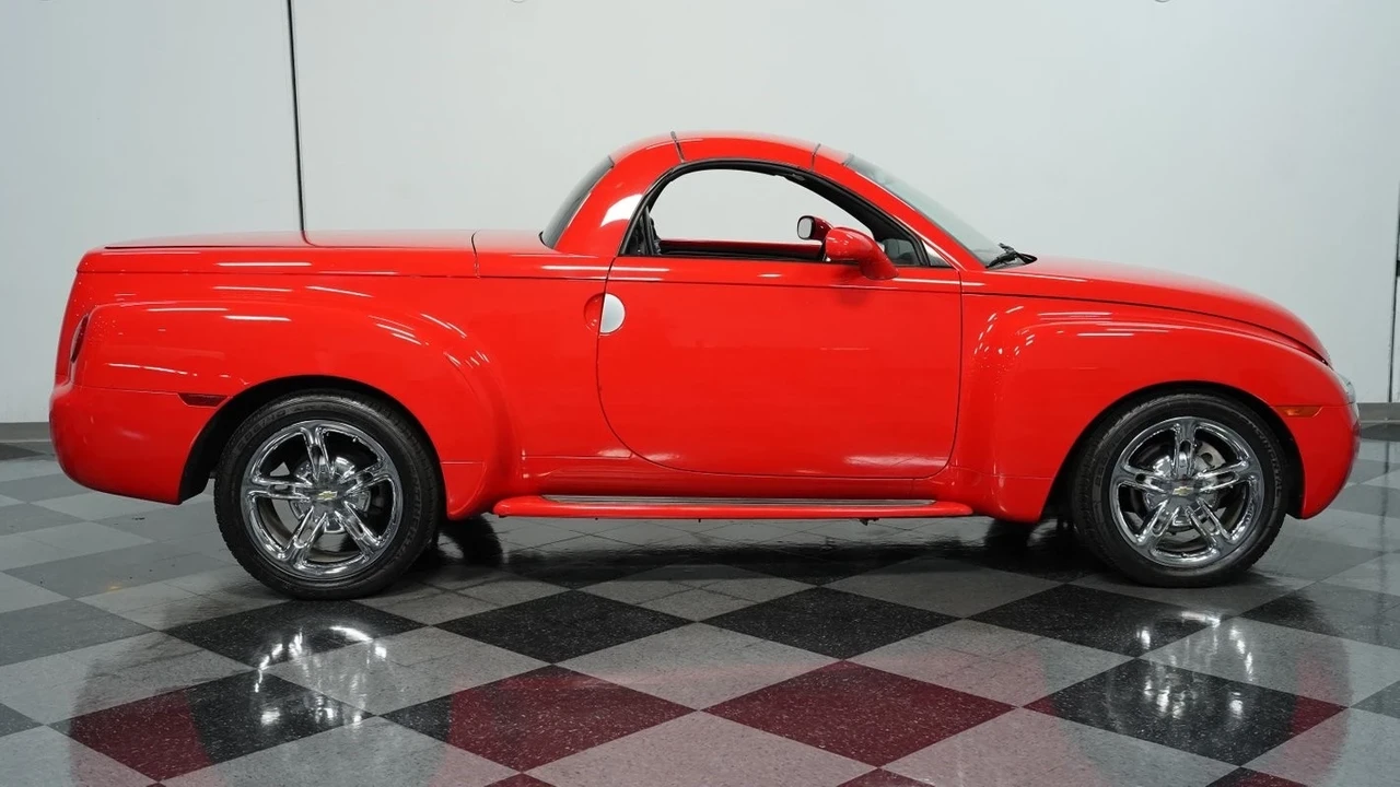 2004 Chevrolet SSR - Image 13 of 21