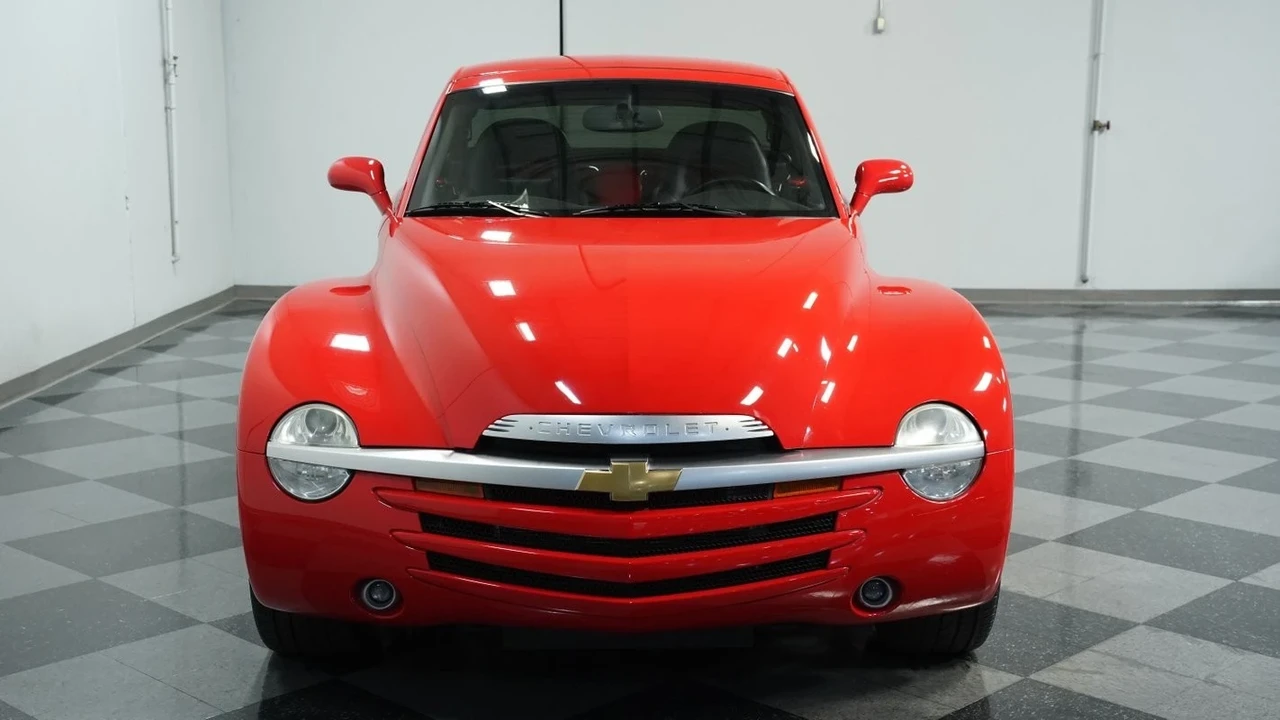 2004 Chevrolet SSR - Image 16 of 21