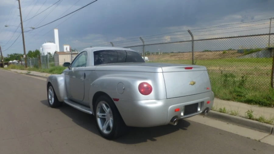 2004 Chevrolet SSR - Image 3 of 6