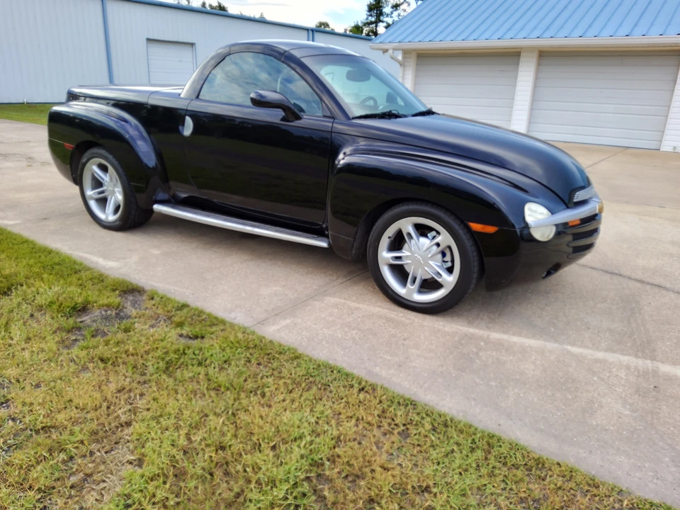 2004 Chevrolet SSR - Image 7 of 31