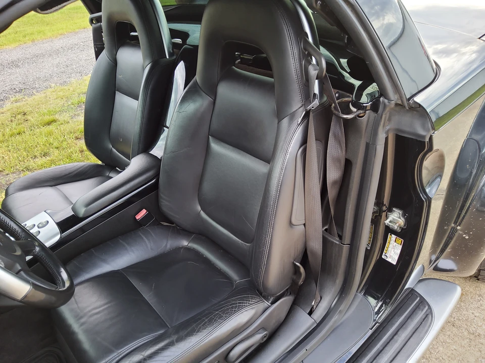 2004 Chevrolet SSR - Image 29 of 31