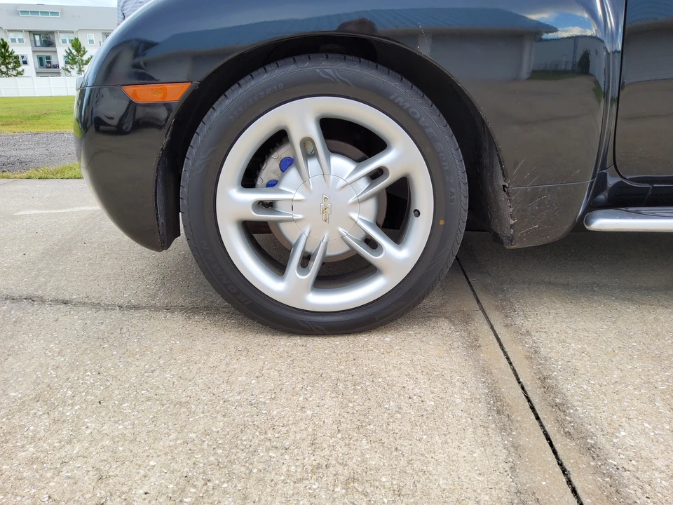 2004 Chevrolet SSR - Image 16 of 31