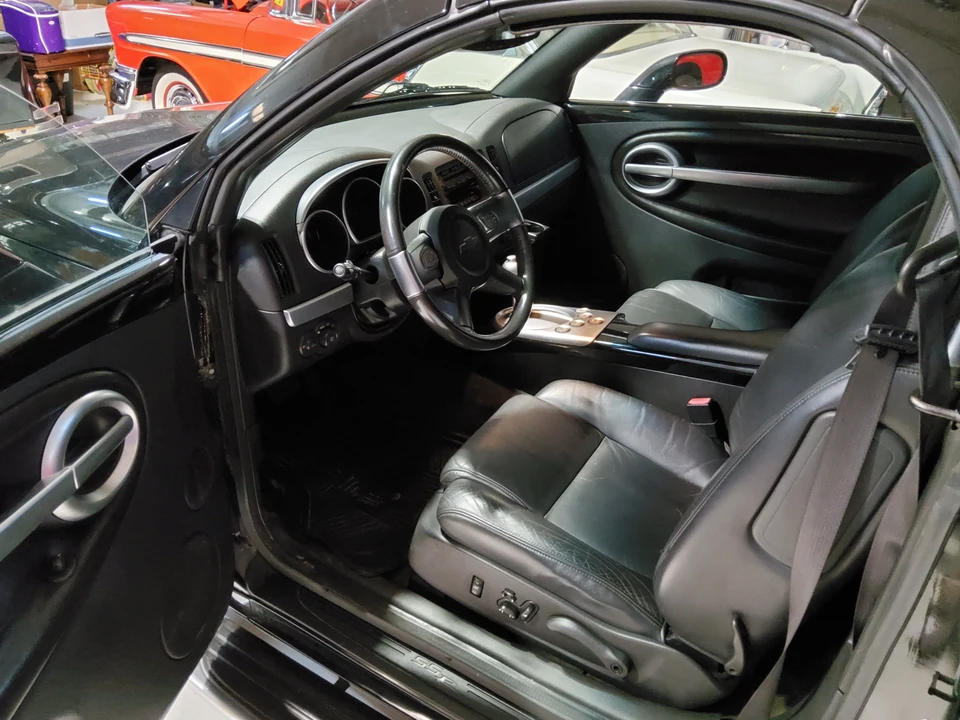 2004 Chevrolet SSR - Image 28 of 31